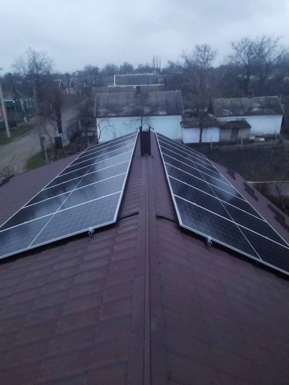 Готова сонячна електростанція на даху будинку, Первомайськ